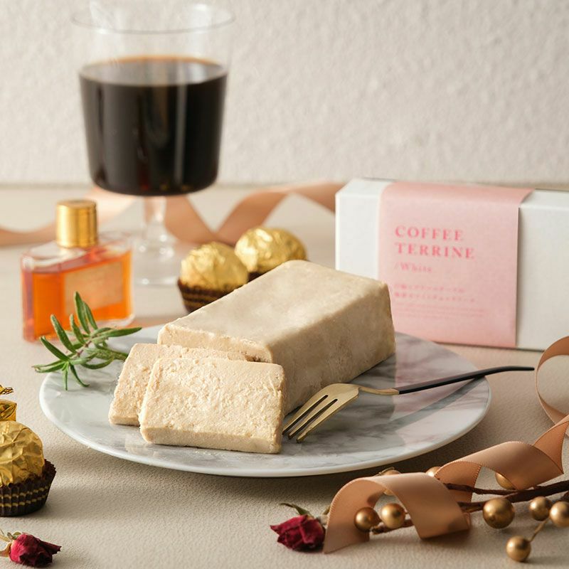 INIC coffee 白餡とホワイトチョコのみかんテリーヌ